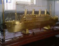 Sell:Model of the ship Titanic