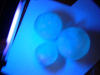 UV contact juggling acrylic balls