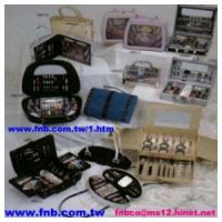new Cosmetics & Make up kits