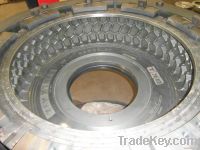 Two-piece tyre mold and segmented tyre mold