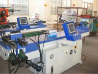 Pipe bending machine