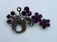 Brooch of imitation jewelry from Sonyacraft.com