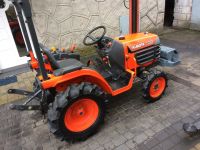 Kubota B1610 tractor