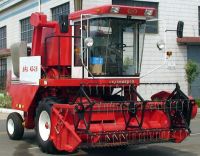 Wheat combine harvester (self propelled)