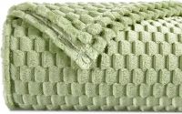 Wholesale Fluffy Jacquard Flannel Blanket Solid Cozy Soft Flannel Fleece Throw Blanket for All Season