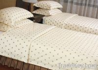 quilt (bed sheet, comforter, bed sets)