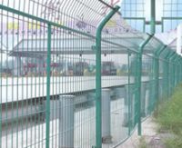 wire mesh fence