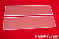 Transparent quartz glass plate