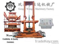 Hollow brick making machine