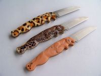Folding knife with colorful leopard shape SJ016