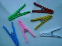 Clothes clip and pegs