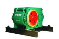 Roller fine crusher