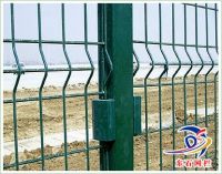 wire mesh fence