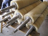 Crimped wire winded roller brush