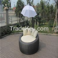 Deluxe wicker round daybed with small beatiful umbrella 