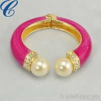 https://www.tradekey.com/product_view/2013-New-Bangle-Jewellery-With-Pearl-4729632.html