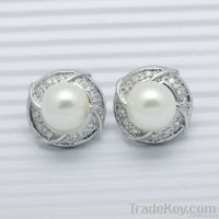fashion pearl earrings