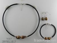 Chocolate baroque pearl and leather sets