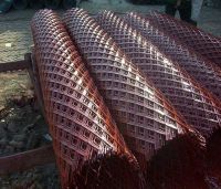 Plastic coated expanded wire mesh