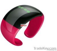 Bluetooth vibrating bracelet with caller ID and time