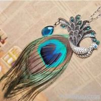 Vintage Alloy Crystal Peacock Feather Pendent Fashion gold necklace