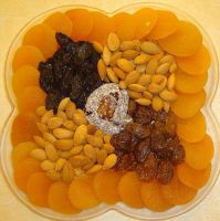 dried apricots, dried figs