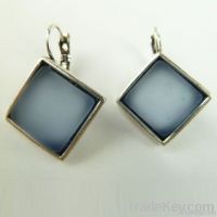 https://es.tradekey.com/product_view/2011-2012-Hottest-Wholesale-Blue-Resin-Silver-Alloy-Earrings-1991744.html