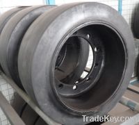 Vogele Tyres wheel for road construction machine