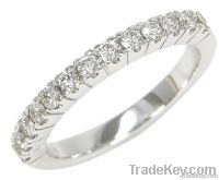 18K white gold diamond ring