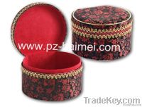 round-shaped cosmetic box