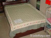 Embroidered patckwork quilt set