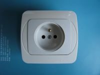 French One-gang tri-polar socket