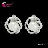 Fashion Silver Flower Shape Simulated Pearl Earrings Jewelry for Lady