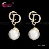 Luxury Golden Alloy Metal Pearl Earrings for Women