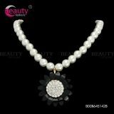 Newest Design Elegant Pearl Necklace Jewelry with Flower Pendant