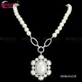 Elegant Pearl Chain Necklace Jewelry with Statement Pendant