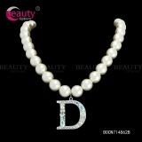Newest Design Elegant Pearl Necklace Jewelry with Letter Pendant