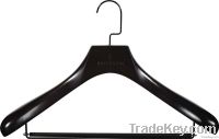 F01 Deluxe wooden hangers for coat and suits