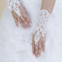 Hot Sale High Quality Write Fingerless Short Paragraph Elegant Rhinestone Bridal Wedding Gloves