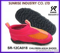 2012 children aqua shoes water shoes