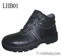 With steel toe durable construction safety shoes