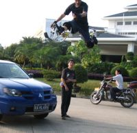 Fly Over The Car with Flyjumper