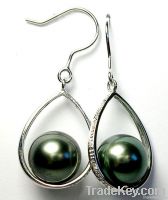 https://www.tradekey.com/product_view/Black-Pearl-Drop-Earrings-4412308.html