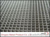 Wire mesh fence