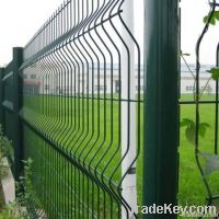 Durable welded wire mesh fence