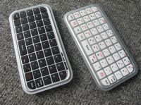 mini bluetooth keyboard with silicon material keycap