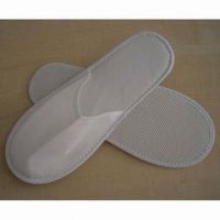 non woven slipper (closed toe)
