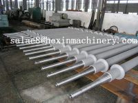 Heat resistant furnace roll with high nickel and chromium.