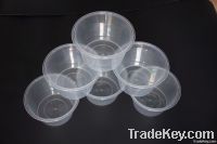 Plastic food storage container
