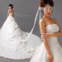  Fashion A Line Strapless Court Appliques Wedding Dresses